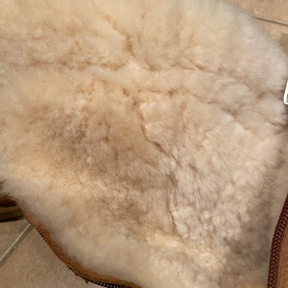 UGG Boots - Picture 7 of 9
